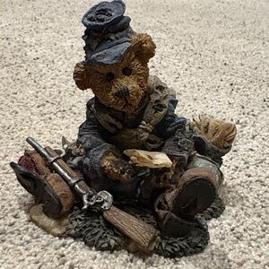 Boy bears union Jack… love letters